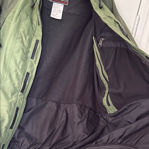 The North Face Green Ski Jacket GORE-TEX - Picture 8 of 9